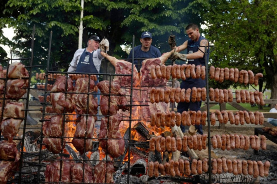 Noviembre, el mes de la Tradición, llega con fiestas folclóricas, asado y mucha música