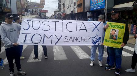 Detienen a un adolescente acusado del crimen de un exjugador de las juveniles de Midland