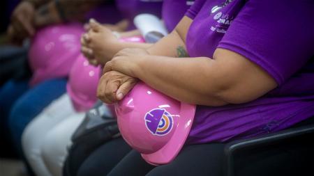 Las primeras egresadas de una diplomatura para mujeres en construcción en seco