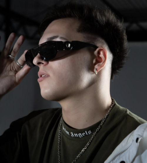  Quitos presenta su último single titulado “Insuficiente”.